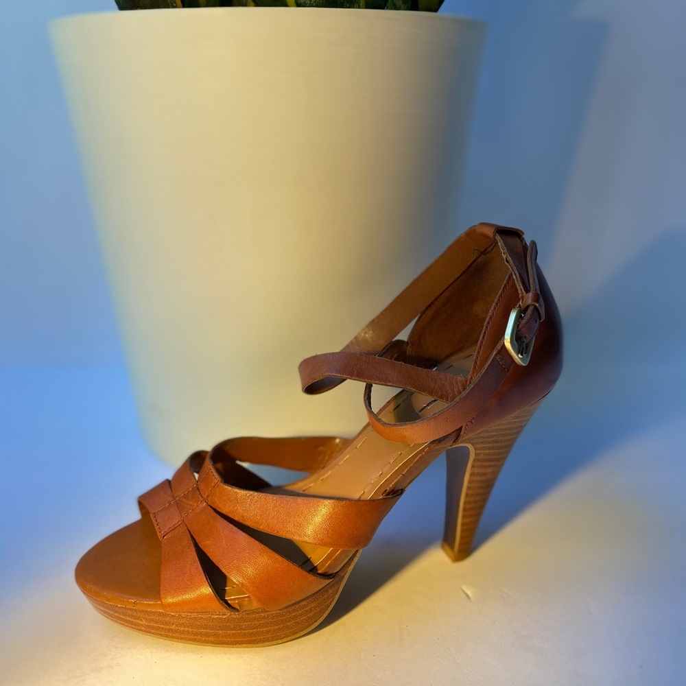 Brown leather Tahiri Strappy Sandals!